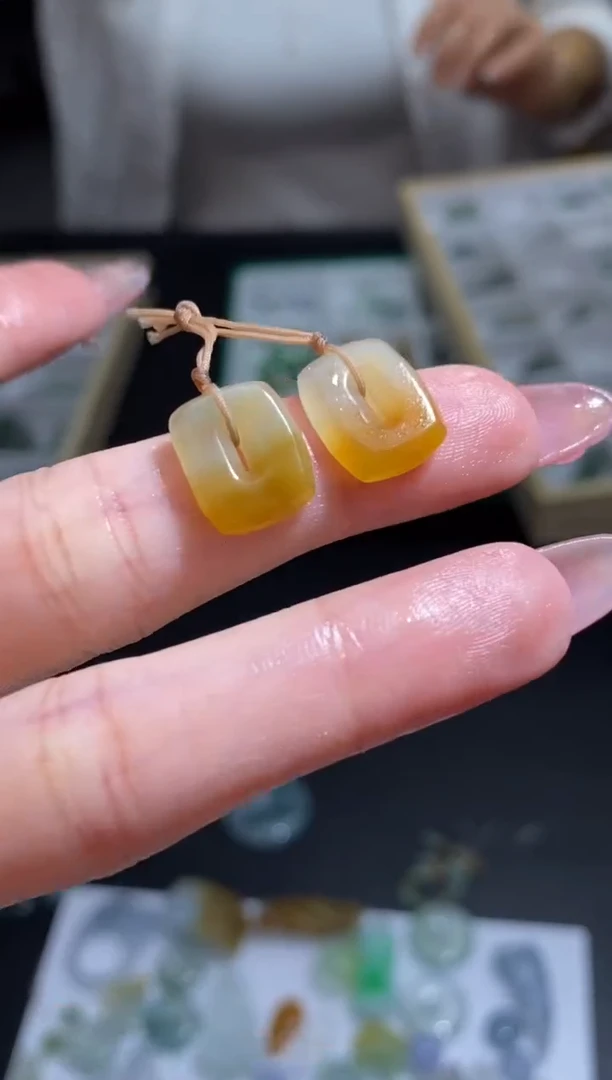 未镶嵌定制翡翠翡翠毛货~