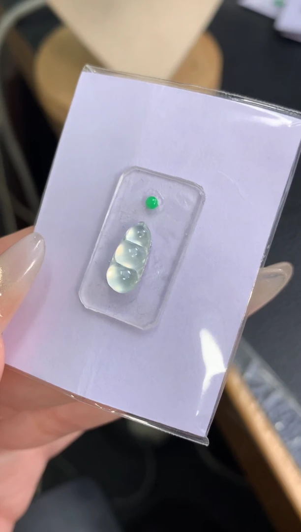 未镶嵌定制翡翠豆子