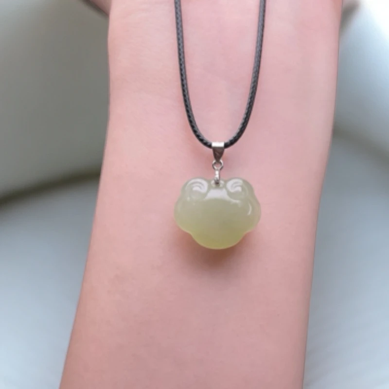（银色扣头s925银镶嵌）天然和田玉（胖如意吊坠）
