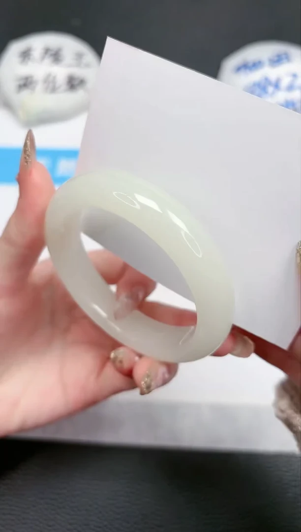 【闪购商品】石英质玉手镯未镶嵌7-55.3