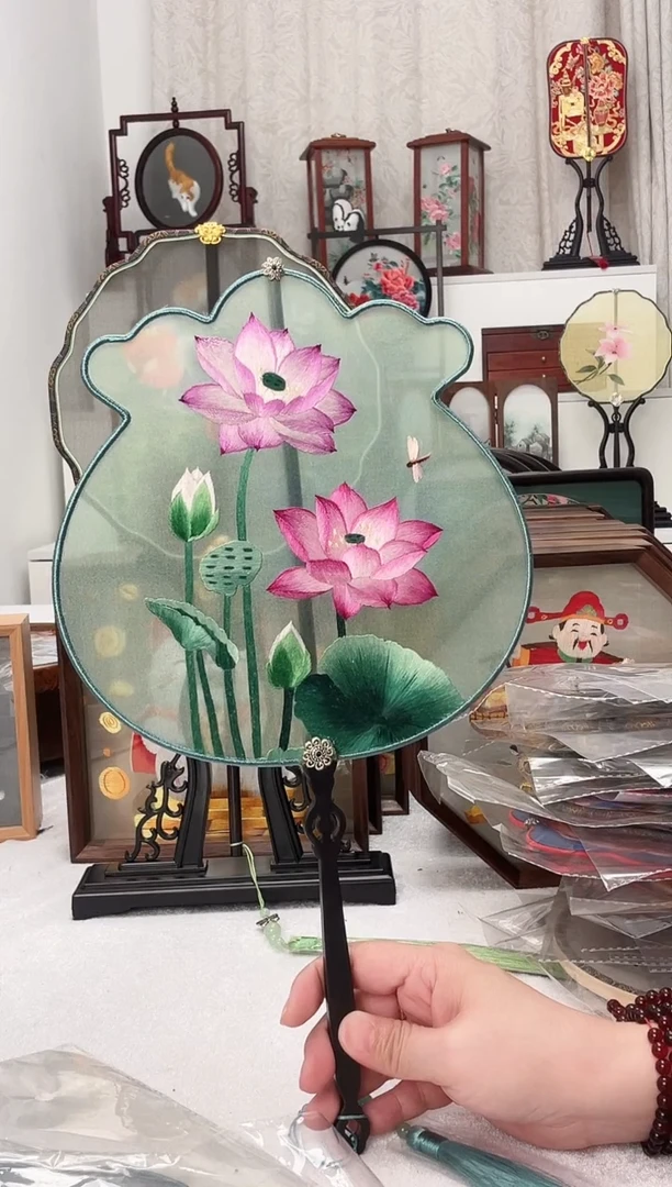 扇子苏绣作品手工团扇
