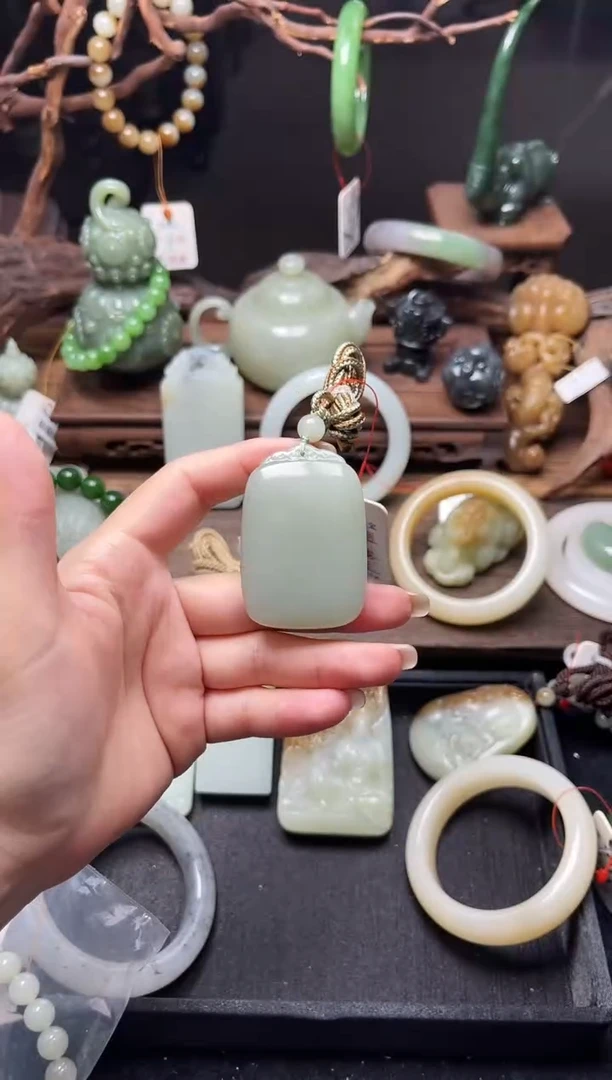 和田玉未镶嵌吊坠(不含链)且末青白 无事牌9003233