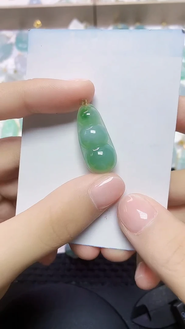 翡翠18K金镶嵌颈饰453453453453