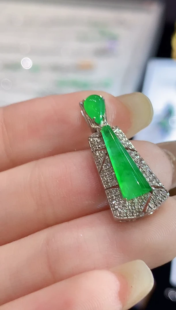 翡翠18K金镶嵌吊坠(不含链)AL多样性发其一