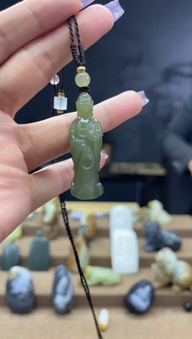 颈饰未镶嵌和田玉1