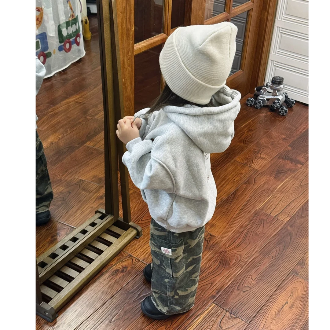 壹妈韩版街头风套装秋冬季女童灰色连帽加绒卫衣搭配休闲迷彩裤子
