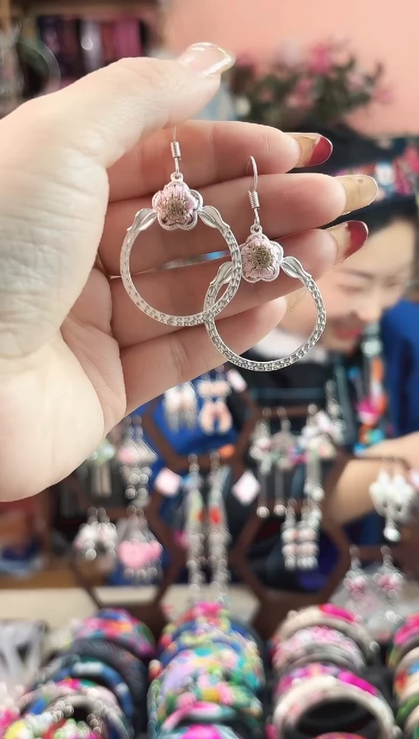 艺枝独绣手工饰品80