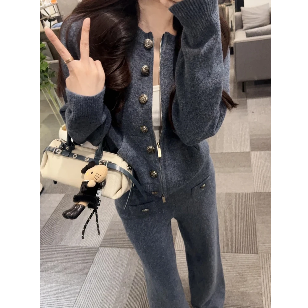 独特超好看冬装套装2025新款休闲高级感加厚针织开衫休闲裤两件套