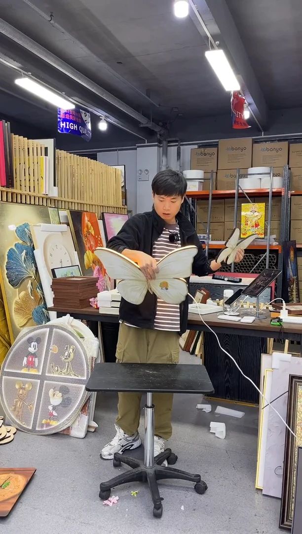 带灯款蝴蝶2个钟表带灯