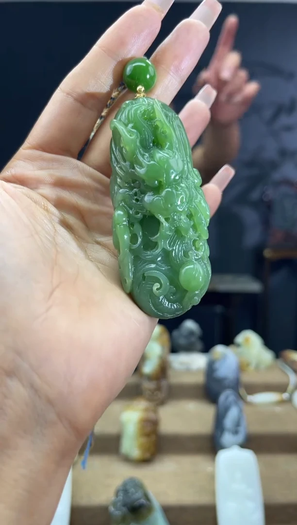 颈饰未镶嵌和田玉1