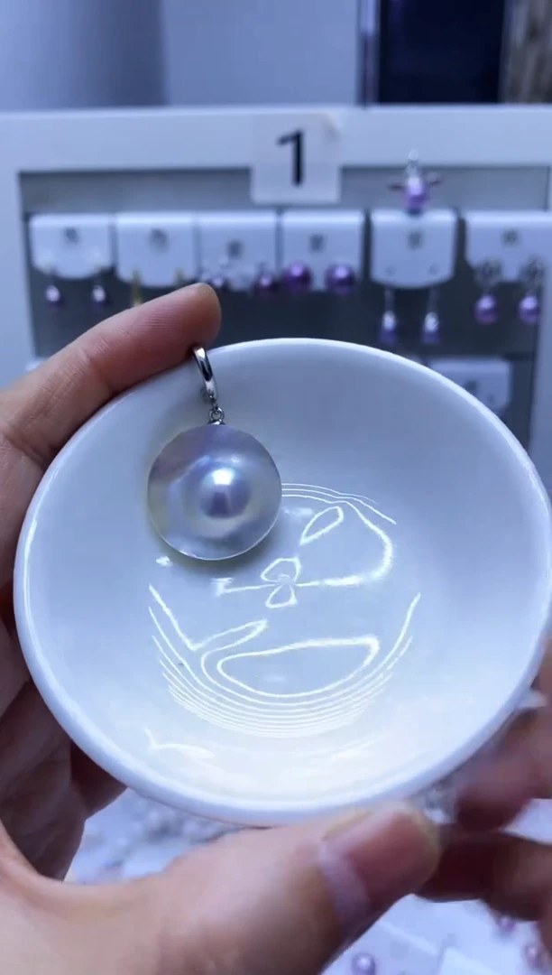 未镶嵌颈饰拼合珍珠（马贝珠）马贝银色