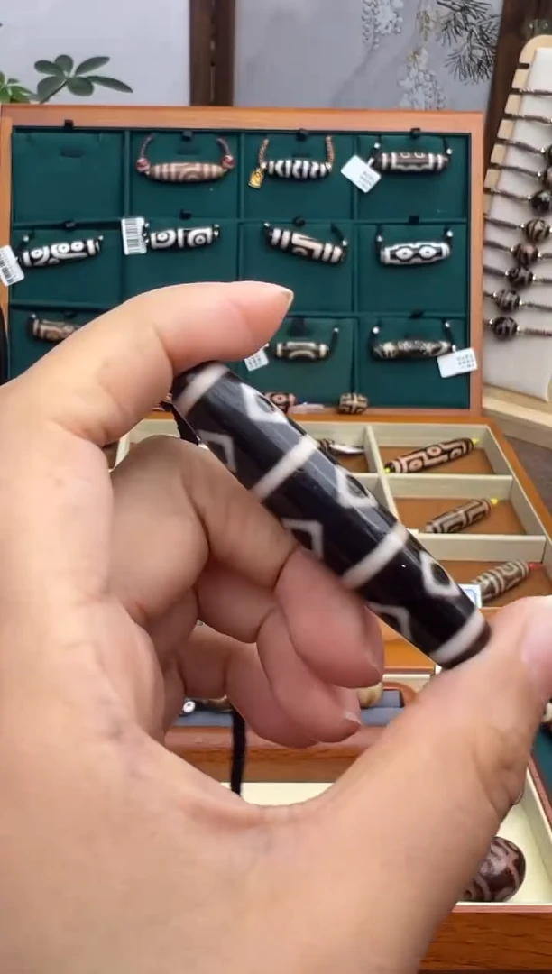 玛瑙/玉髓颈饰合金78.(微瑕)