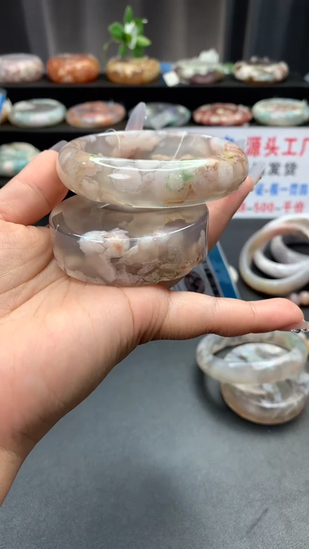 未镶嵌手镯石英质玉（60圈口）赠送镯心