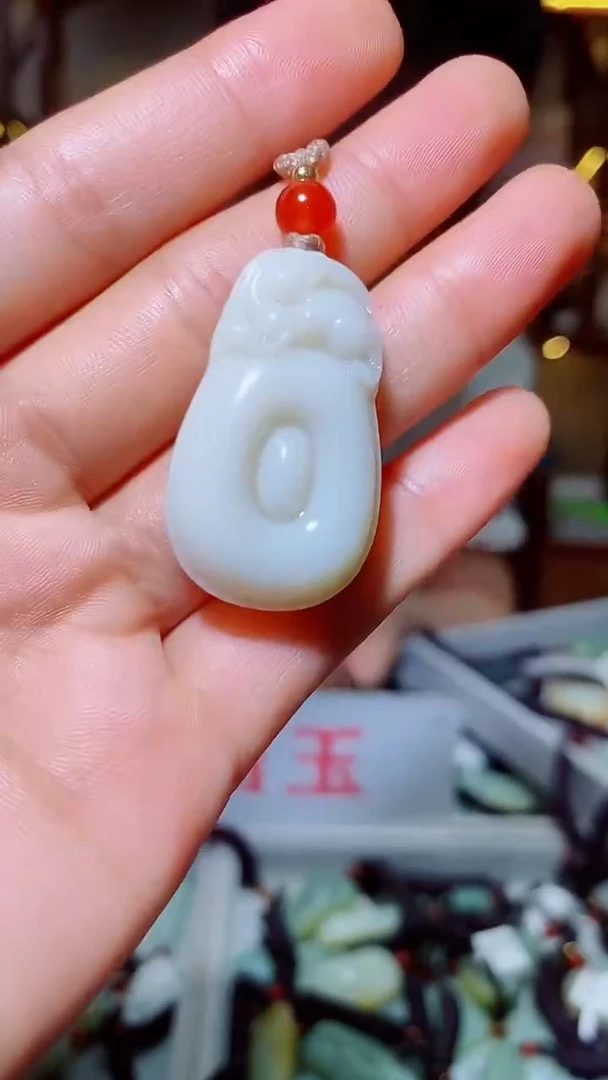 和田玉未镶嵌颈饰1