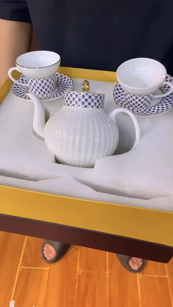 杯鸿辉家品牌瓷器，京东包邮！