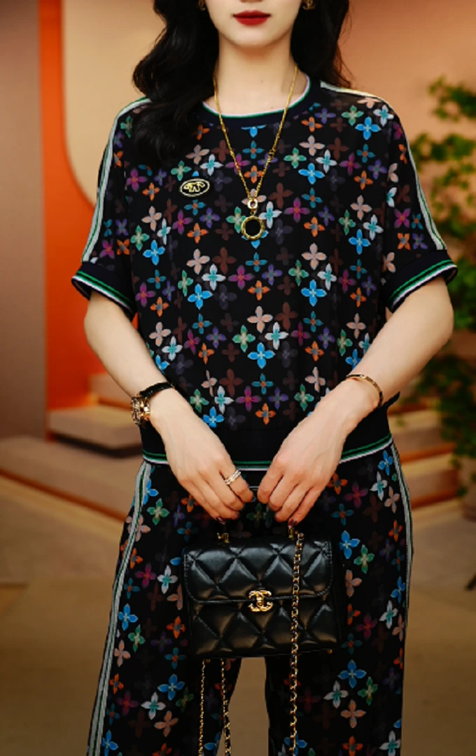 多彩幸运草-新款2025时尚舒适百搭减龄优雅轻奢气质套装