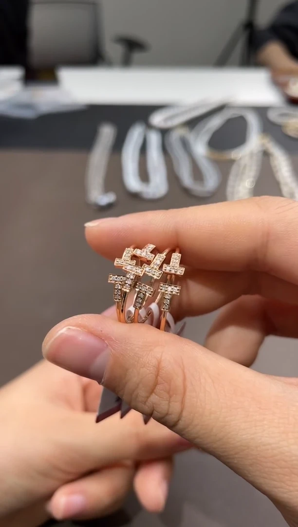 【闪购商品】钻石戒指18K金镶嵌TA0213-1186-602/多样性发