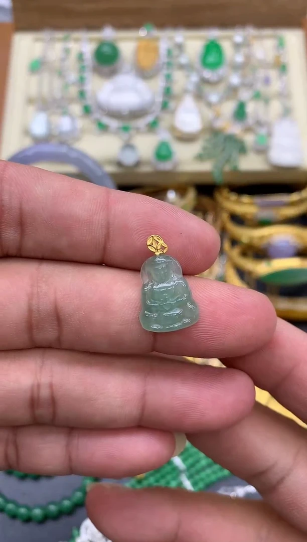 翡翠18K金镶嵌颈饰10-中国好珍宝