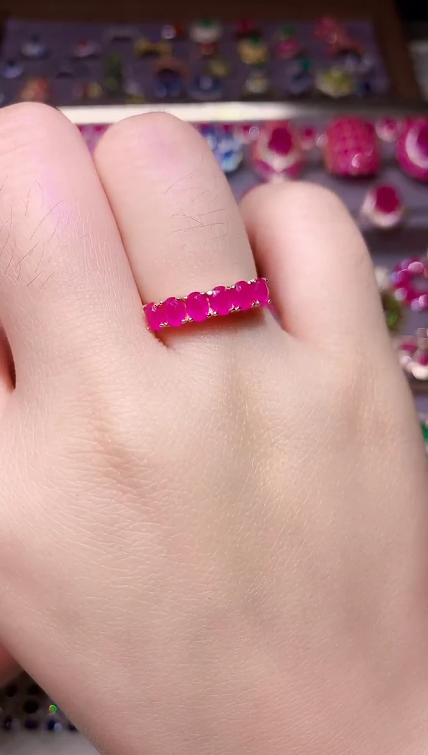 银S925镶嵌戒指红宝石....