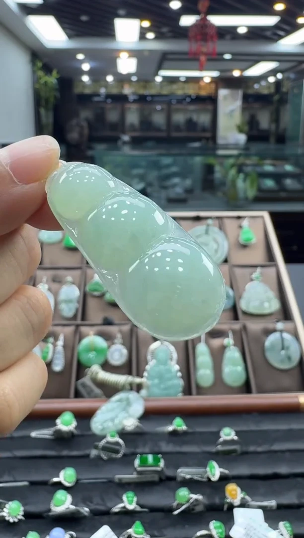 颈饰未镶嵌翡翠豆子