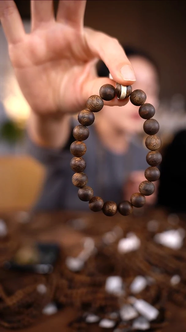 沉香手串小***去【沉睡级】10mm棋楠沉香圆珠单圈手串绿棋