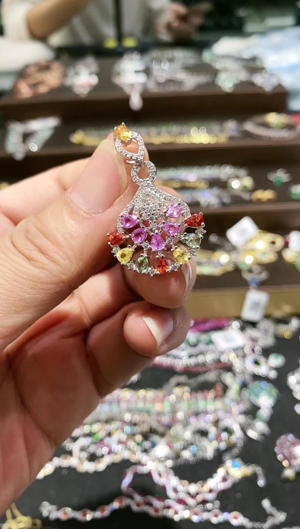 【闪购商品】彩色蓝宝石颈饰银S925镶嵌吊坠