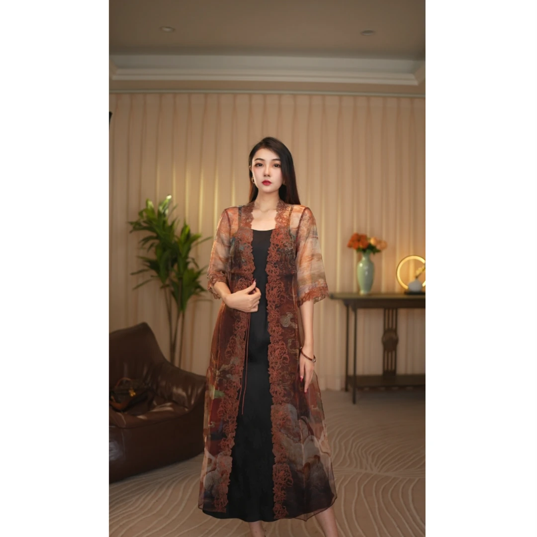 824201 百分百桑蚕丝时尚百搭刺绣外披