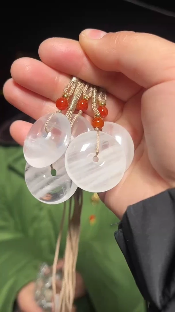 【闪购商品】水晶吊坠(赠链)未镶嵌天然白幽灵多样性发一