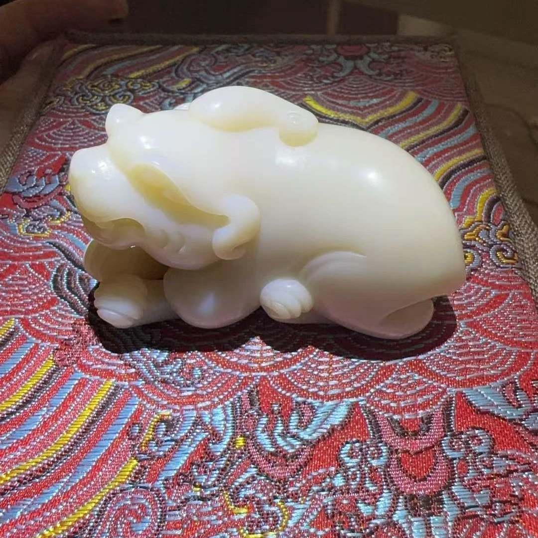 高端精品羊脂玉貔貅把件