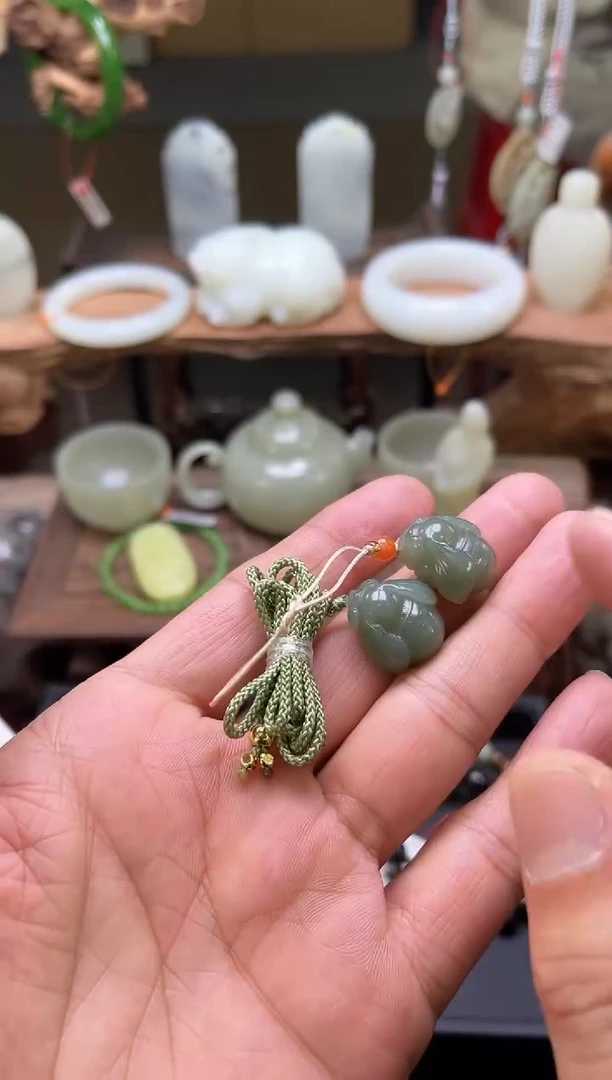 【闪购商品】和田玉吊坠未镶嵌且末蓝 蜜蜂 多样性发一