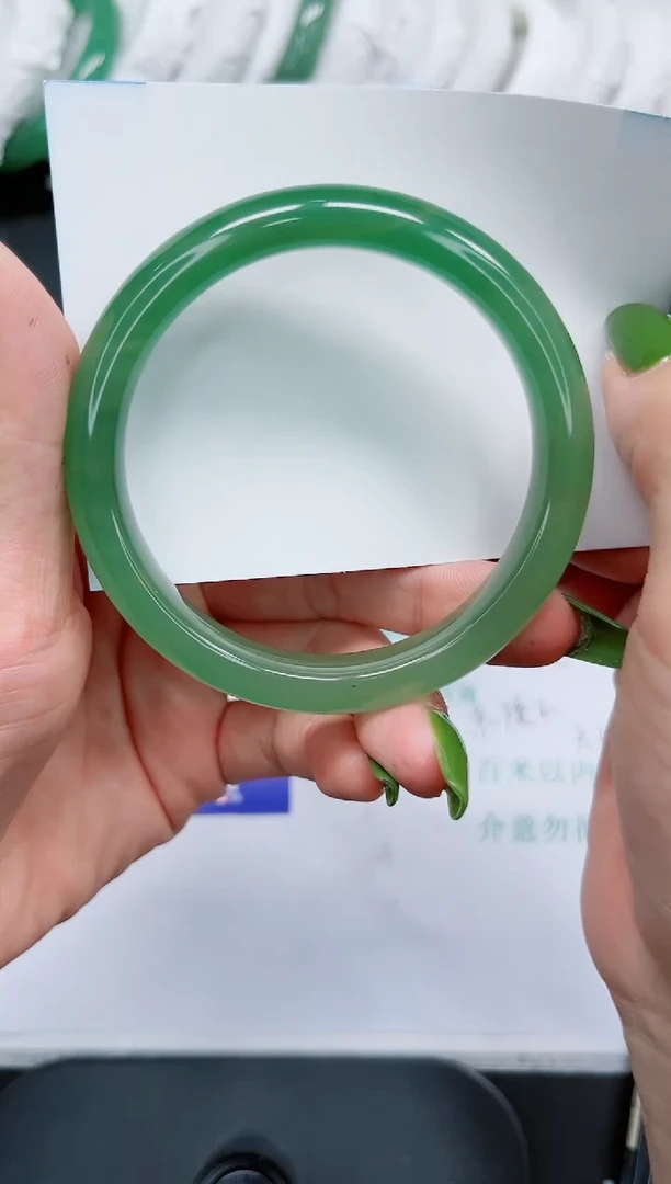 石英质玉手镯未镶嵌144/58