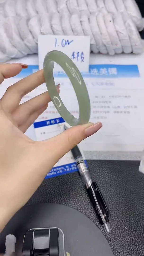 石英质玉手镯未镶嵌159-60.4