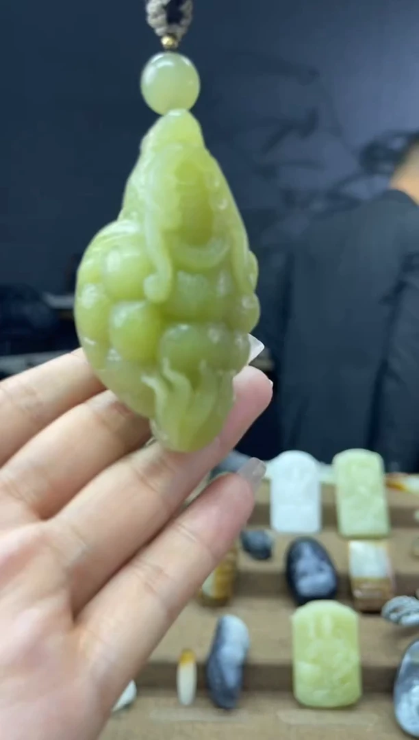 颈饰未镶嵌和田玉1