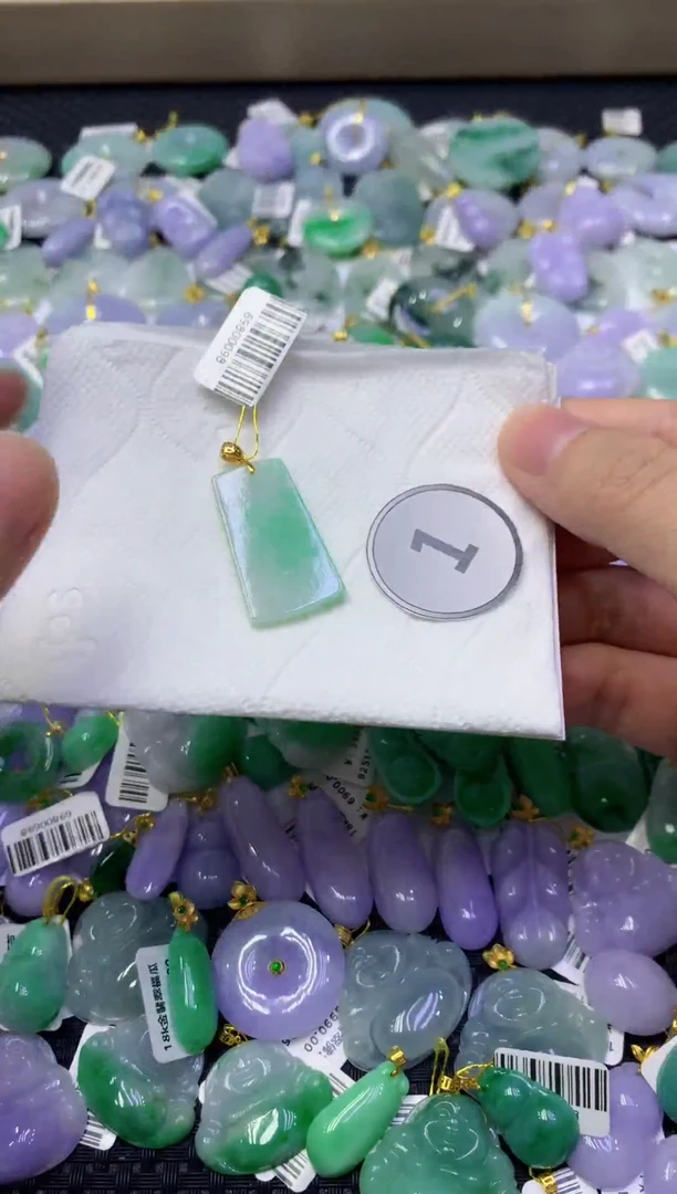 颈饰未镶嵌翡翠天然缅甸翡翠A货