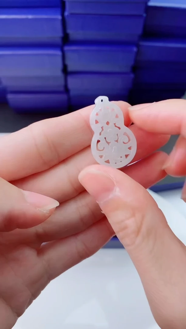 【闪购商品】翡翠颈饰未镶嵌