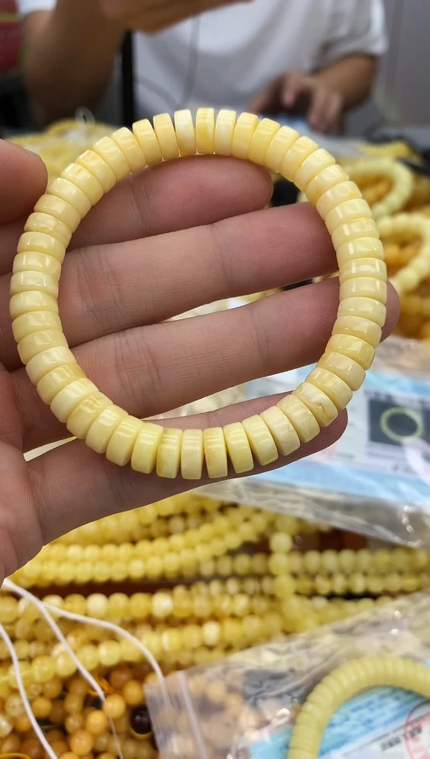 裸石琥珀未镶嵌手串