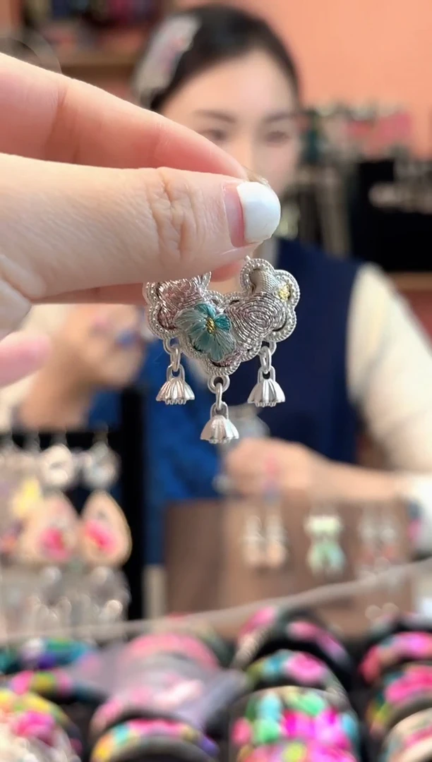 织绣艺枝独绣手工饰品79