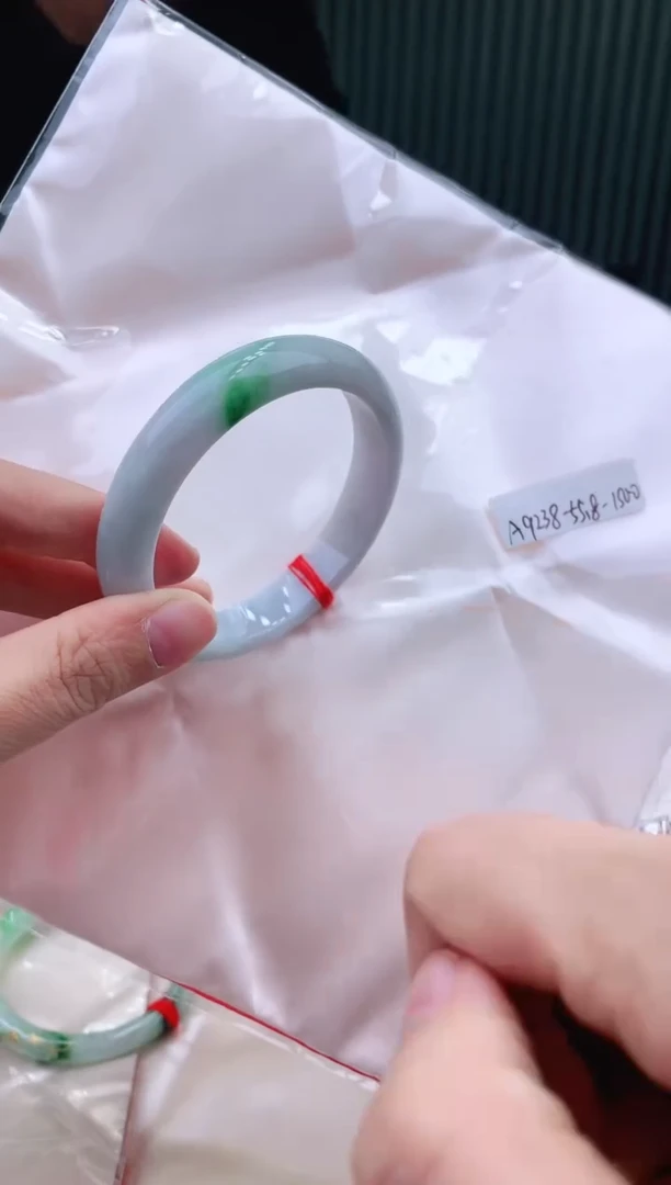 未镶嵌手镯翡翠55+