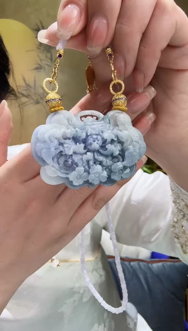 颈饰未镶嵌翡翠吊坠
