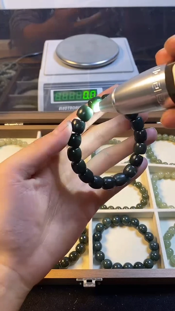 未镶嵌手串和田玉N****:主播推荐！！