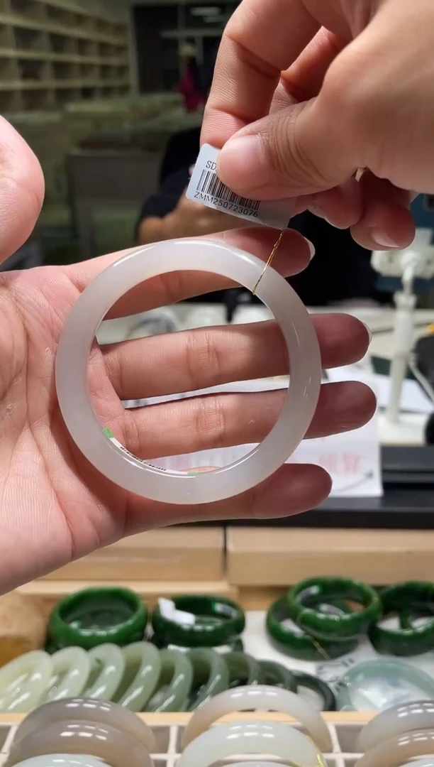 未镶嵌手镯和田玉56-57圈口 3076