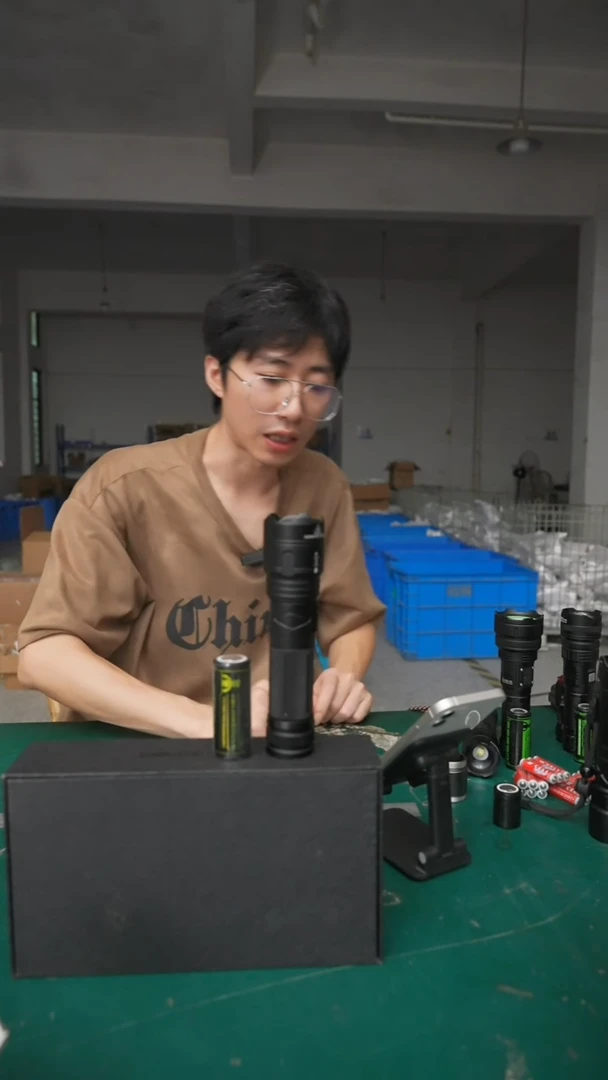 小野人MX25手电直播闪购专拍【含电池】