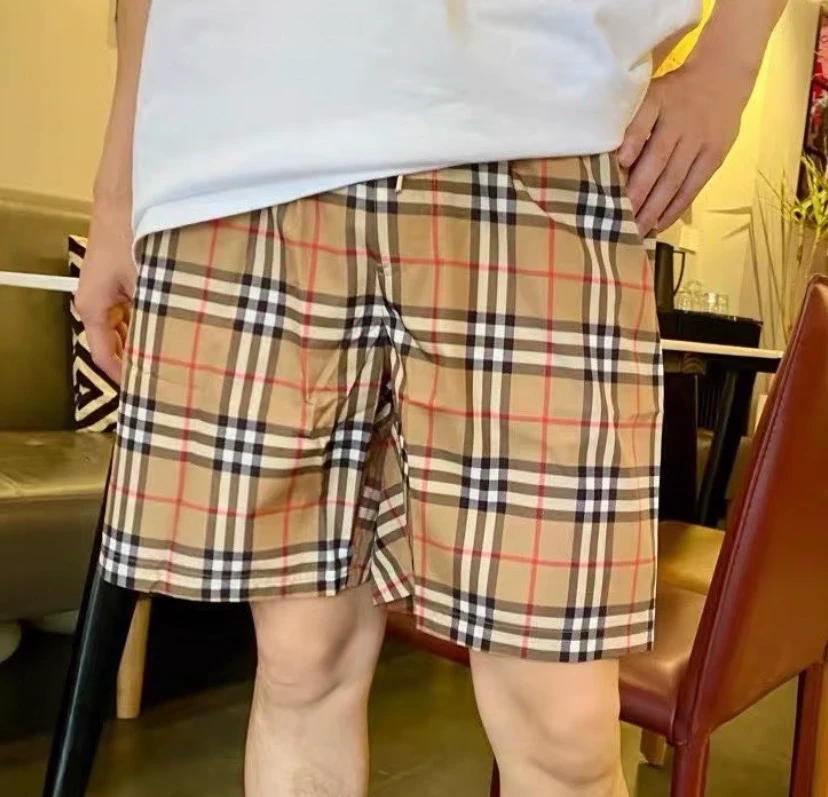 99新 BURBERRY/博柏利 J19467 棕色经典格纹设计抽绳休闲短裤 L码