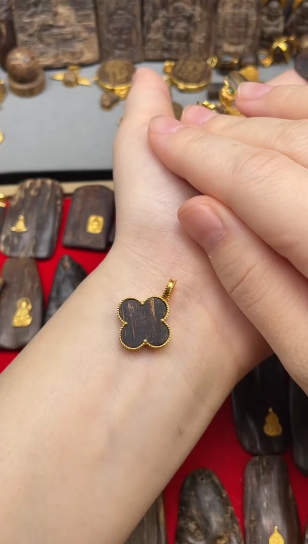 沉香吊坠沉香吊坠11