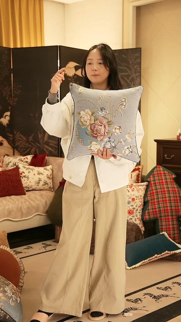 色织提花雪尼尔抱枕