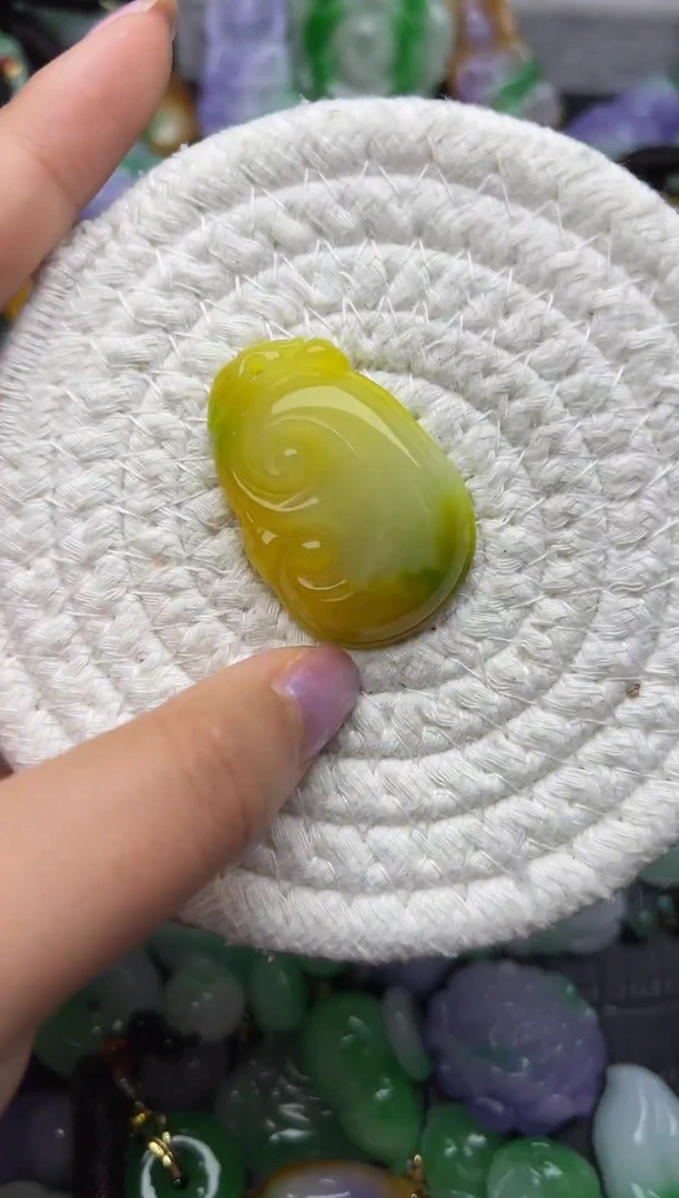 颈饰未镶嵌翡翠缅甸翡翠吊坠