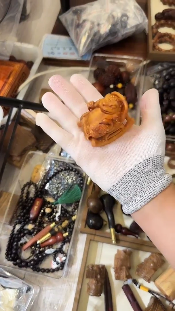 木质孤品摇椅青蛙