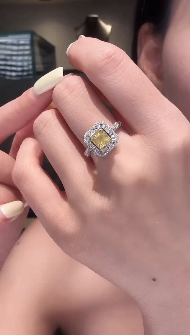 戒指蓝宝石18K金镶嵌S1.58ct黄色蓝宝石