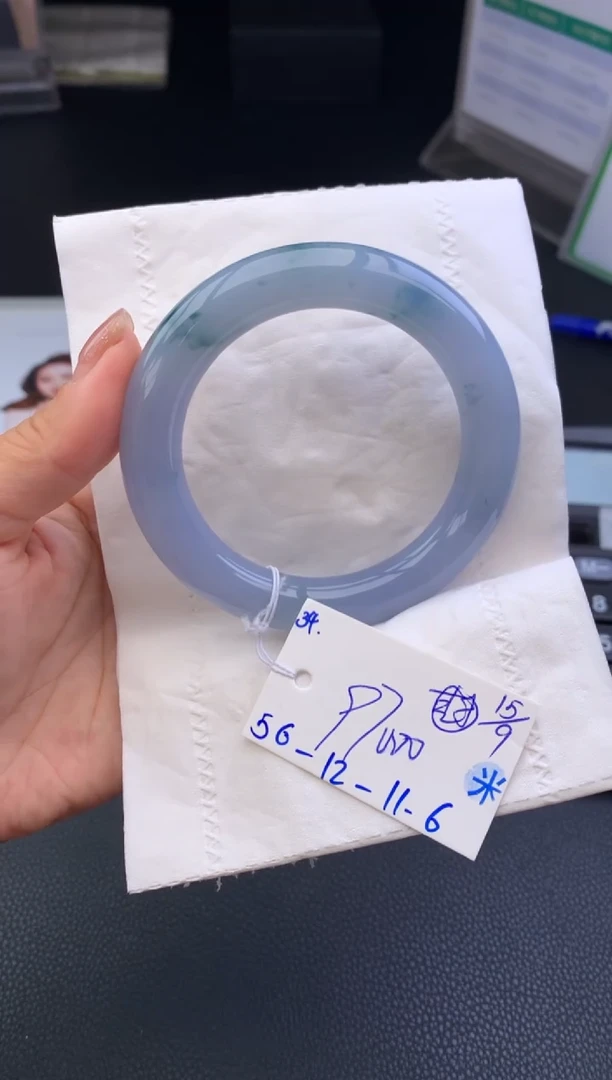 未镶嵌手镯翡翠手镯