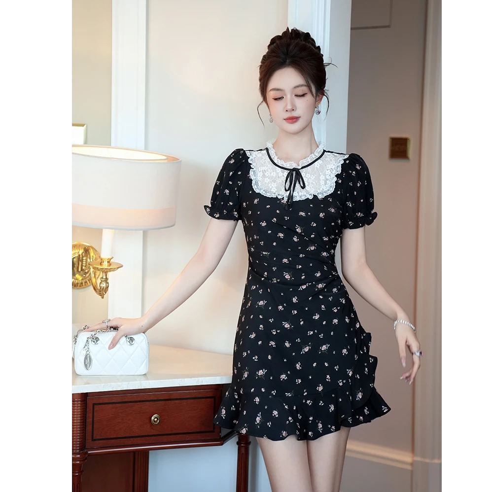 法式茶歇蕾丝拼接黑色碎花连衣裙miu系收腰a字小黑裙少女感65656
